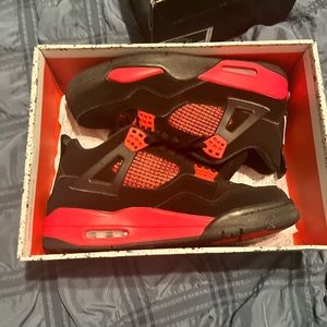 Jordan red thunder 4’s read description